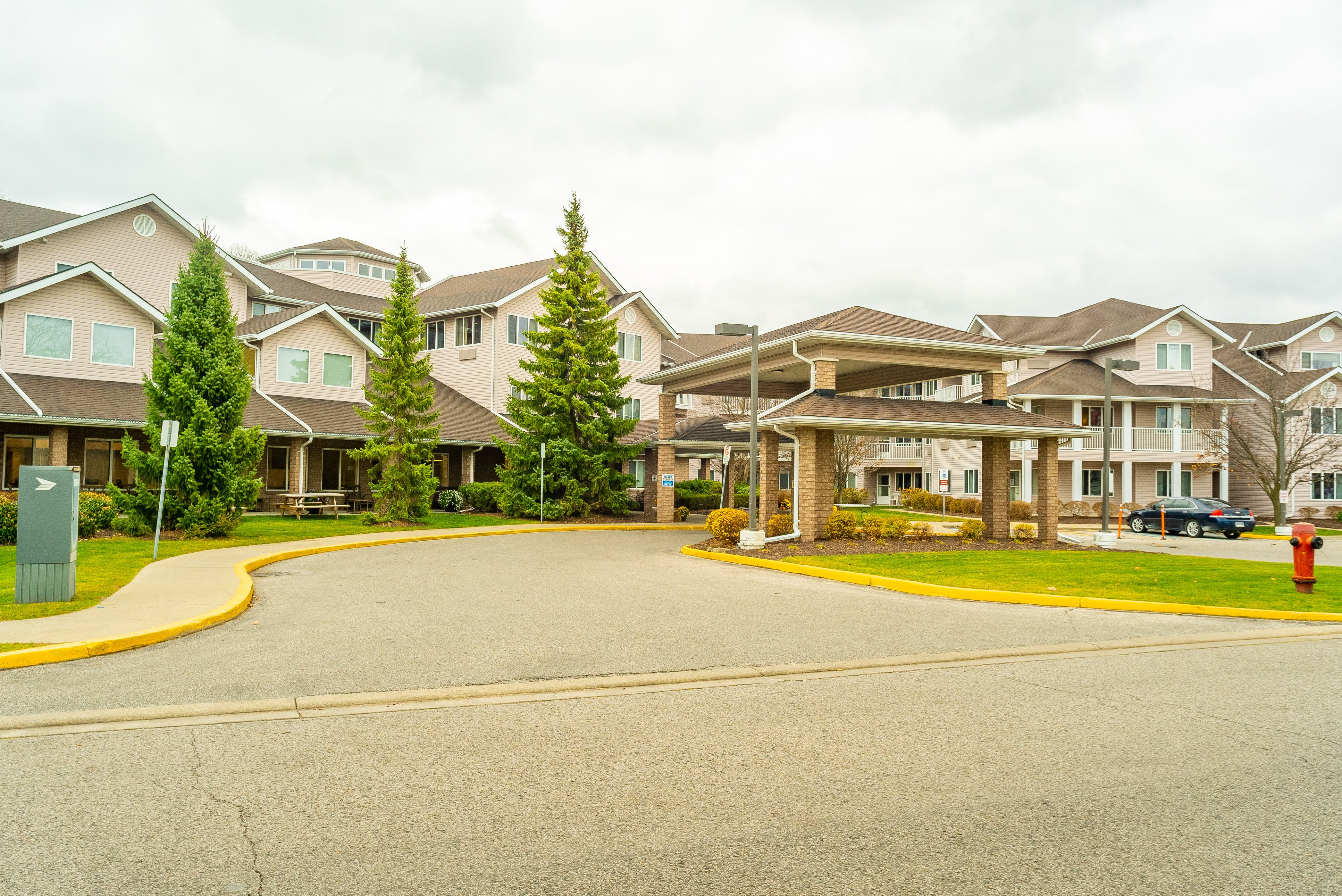 Front entrance of Fairwinds Lodge Retirement Residence